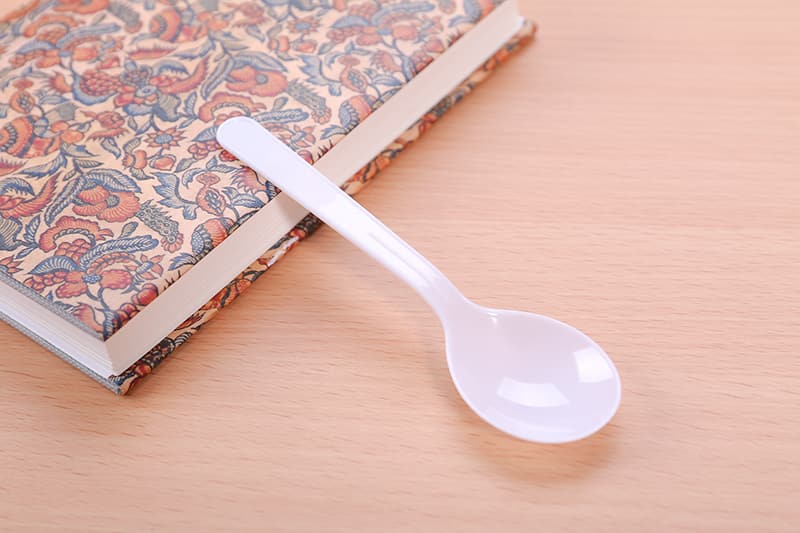Type B: Disposable Black And White Big Spoon